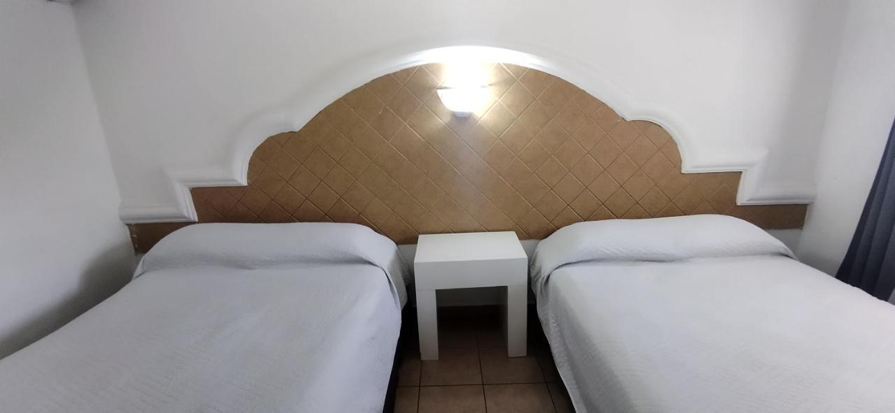 Hotel Casa Blanca Heroica Caborca Екстериор снимка
